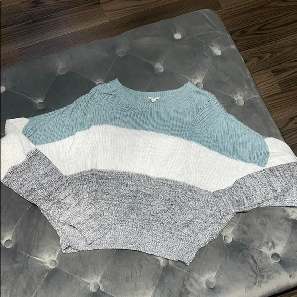 Sweater - Picture 1 of 3